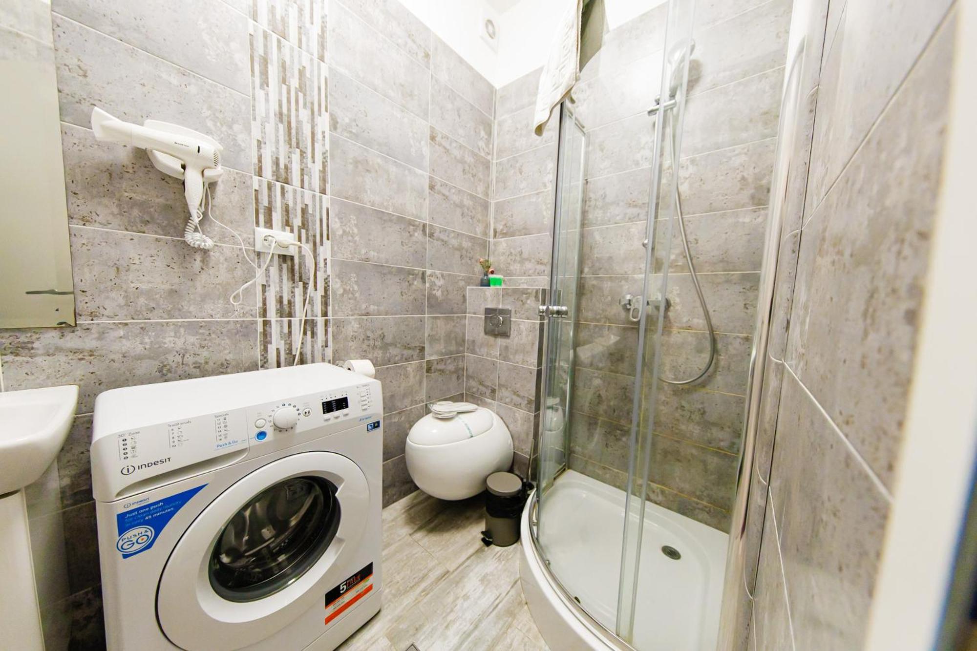 Luxury Glam Apartments Iasi At Lazar Palas Екстериор снимка
