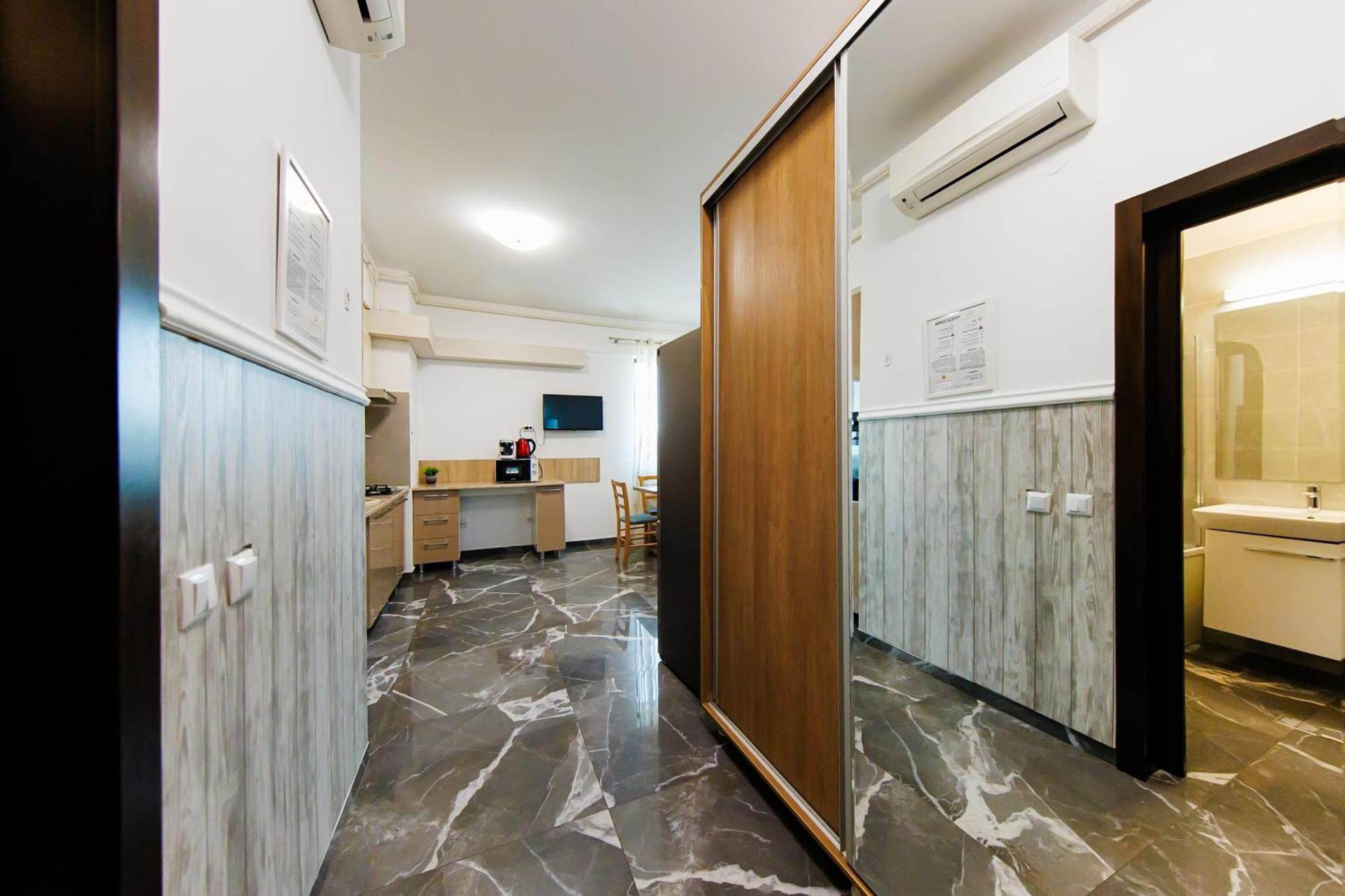 Luxury Glam Apartments Iasi At Lazar Palas Екстериор снимка