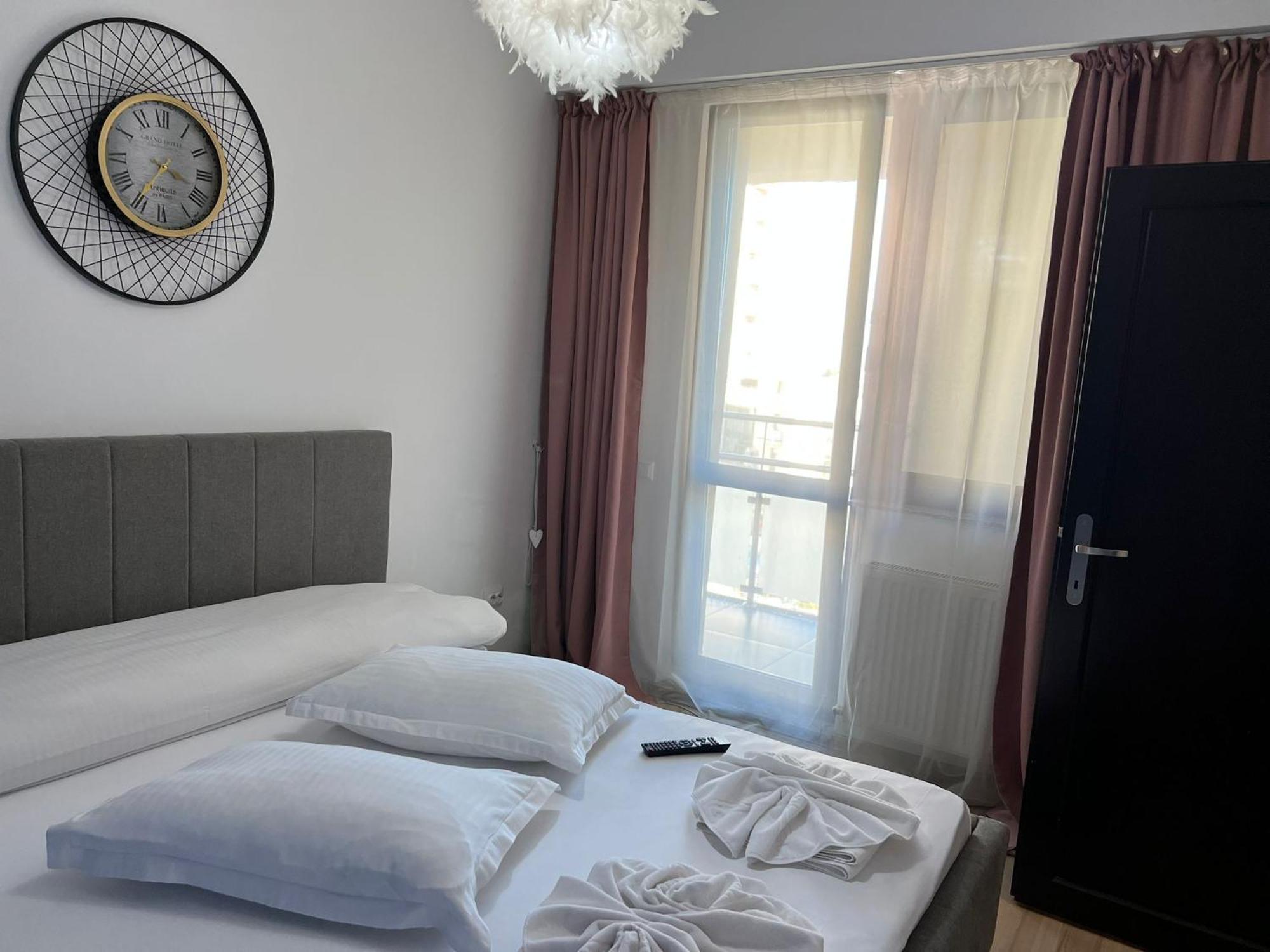 Luxury Glam Apartments Iasi At Lazar Palas Екстериор снимка