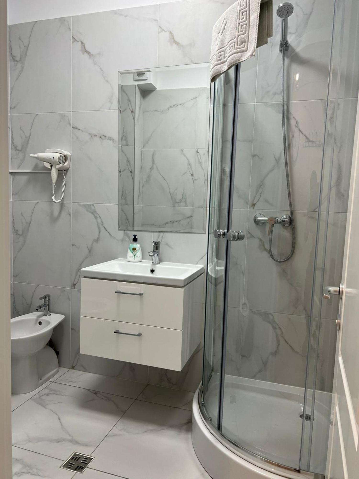 Luxury Glam Apartments Iasi At Lazar Palas Екстериор снимка